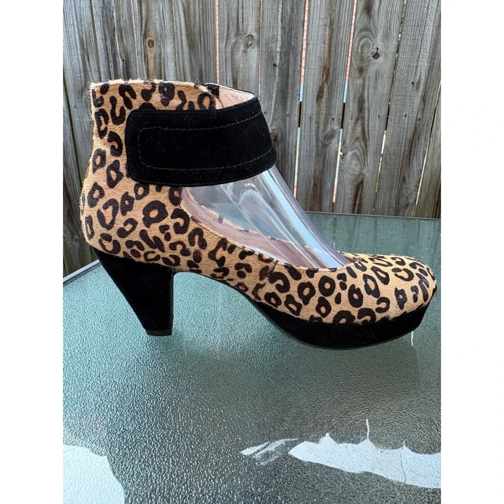 Sacha London Leopard Calf Hair Ankle Strap Platform Pumps Heels Womens 8